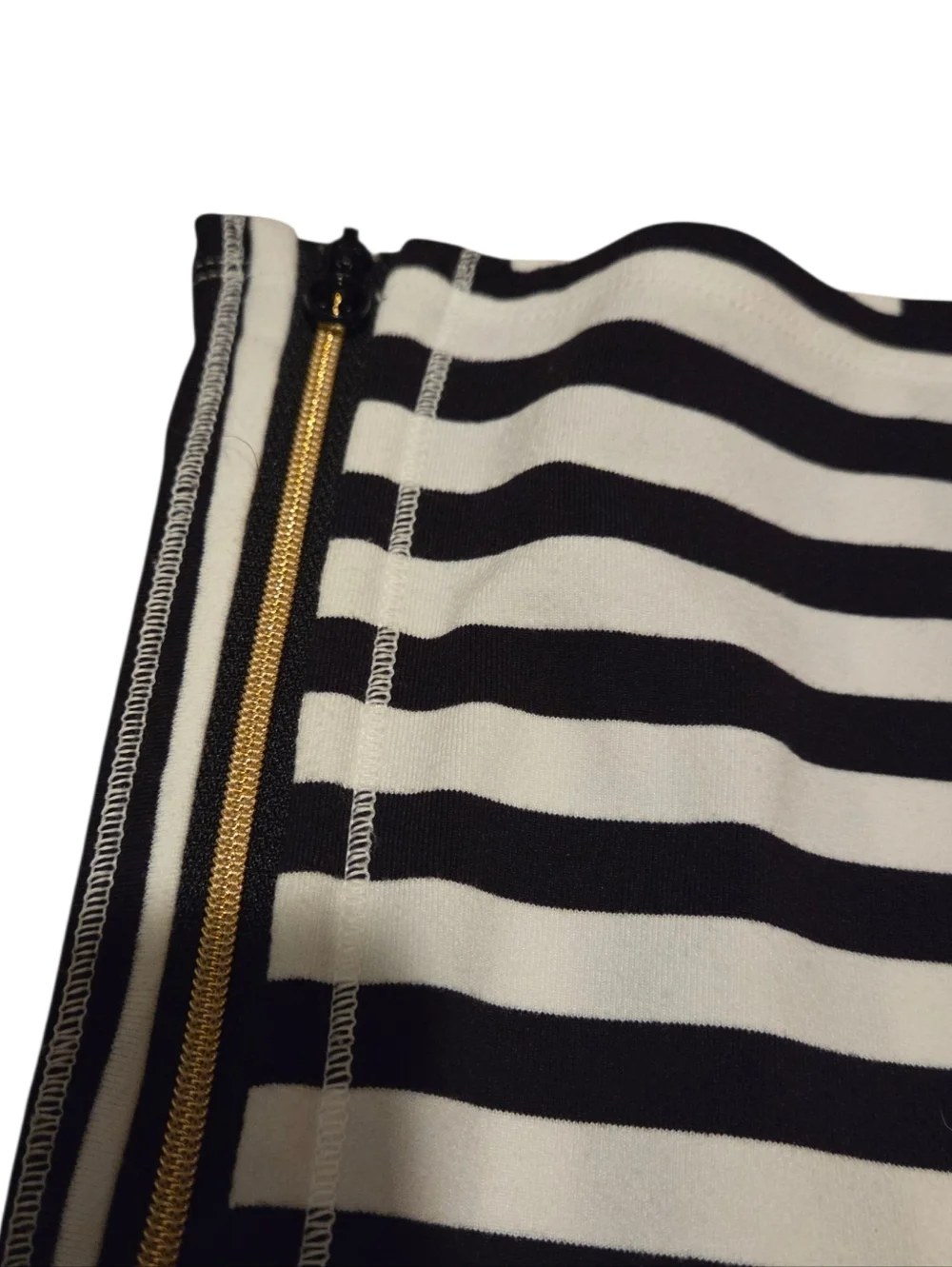 Women’s O/S Lululemon Apex Black/White Stripe With Gold Zip Vinyasa Scarf